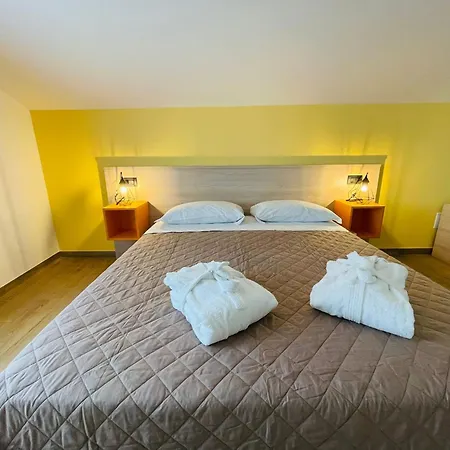 Castello Di - & Breakfast Guest house