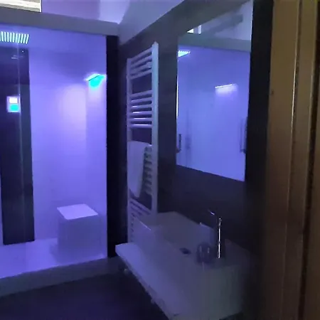 Castello Di - & Breakfast Konukevi 4*