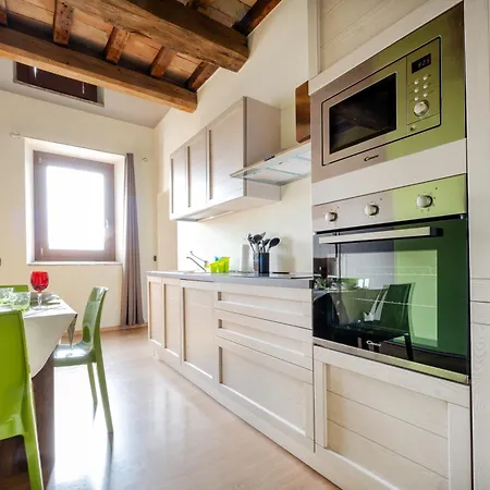 Castello Di - & Breakfast Konukevi 4*