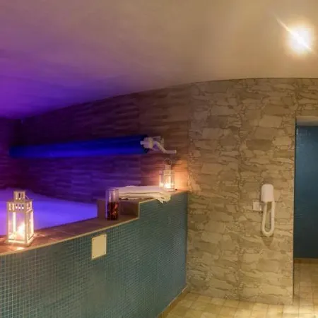 Castello Di - & Breakfast Konukevi 4*